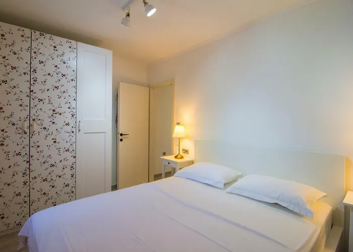 Apartments Pina