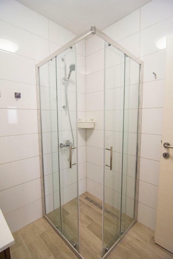 Pina Apartmán *